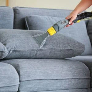 Mitos e verdades sobre a limpeza de estofados