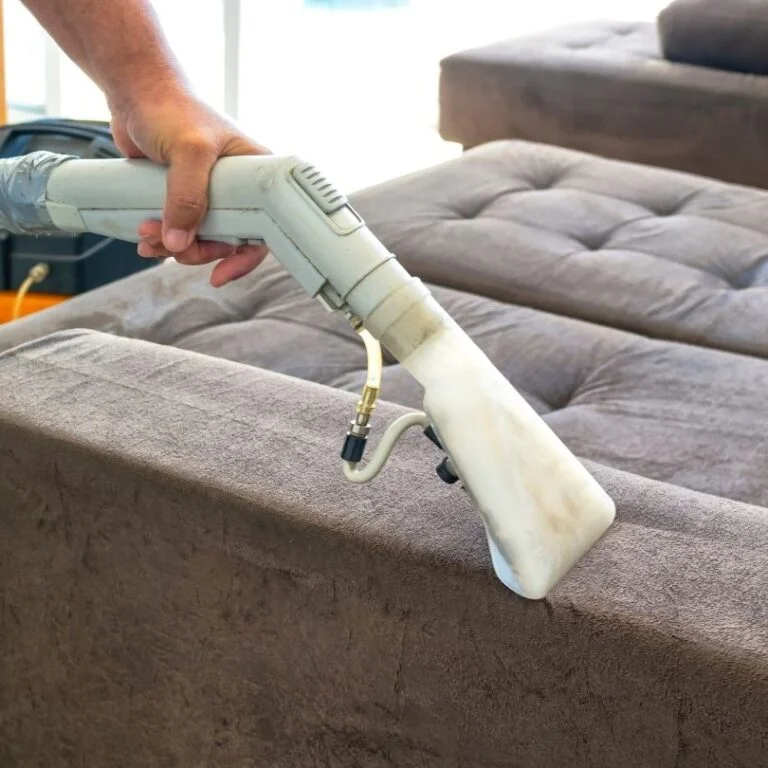 Os perigos da sujeira em estofados e sua importância na saúde